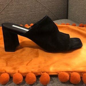 Chelsea and Violet black Tulah suede square toe sandals size 7.5